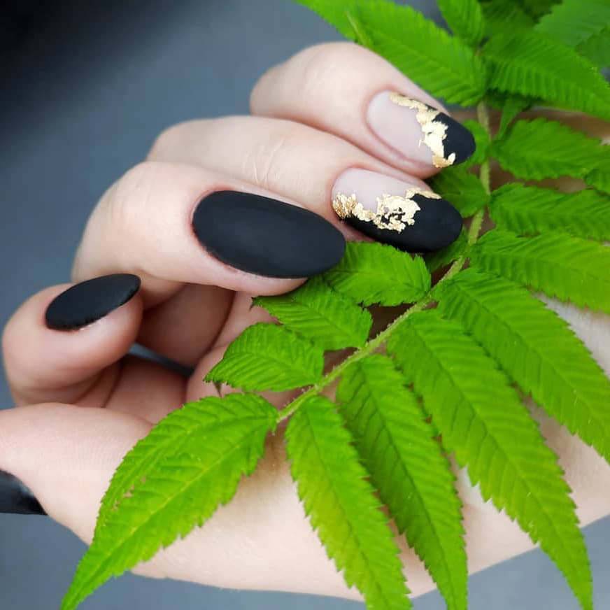 Luxurious black oval nails