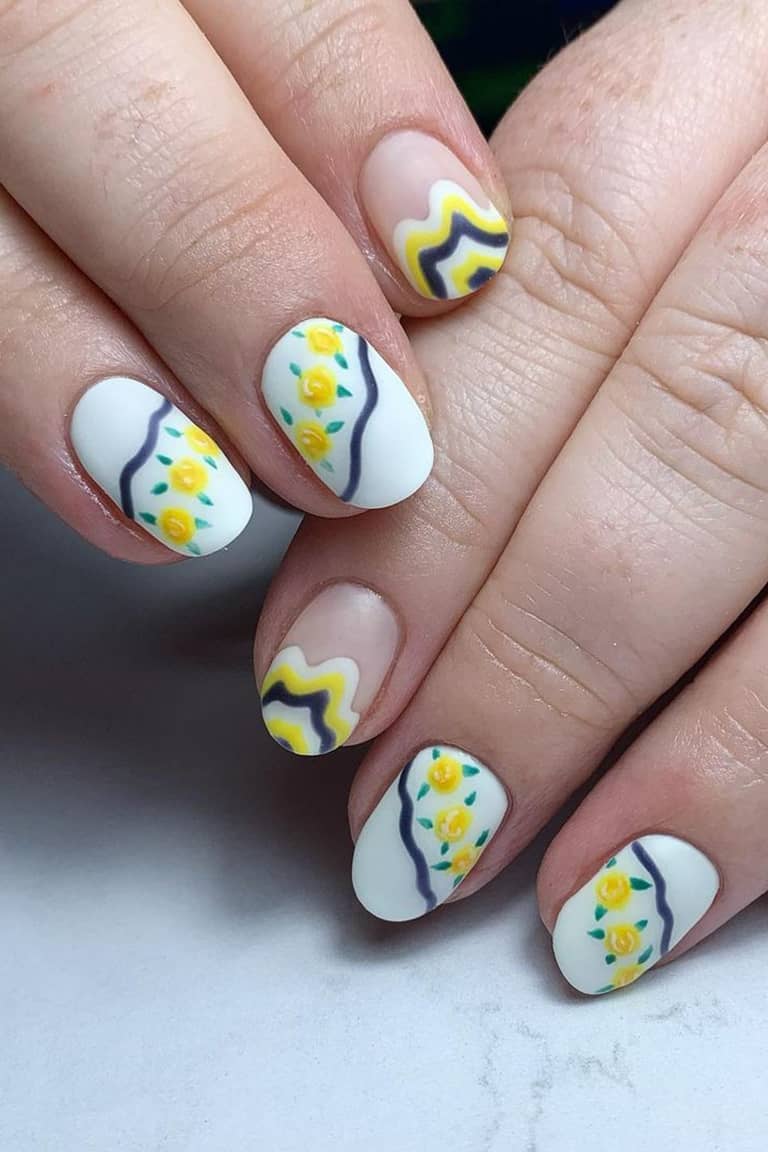 Yellow rose nails