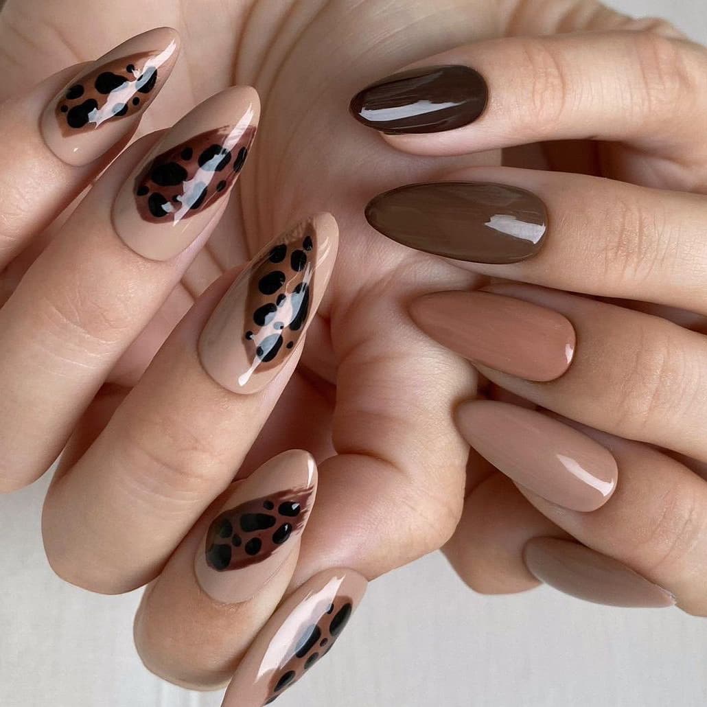 Animal print autumn nails