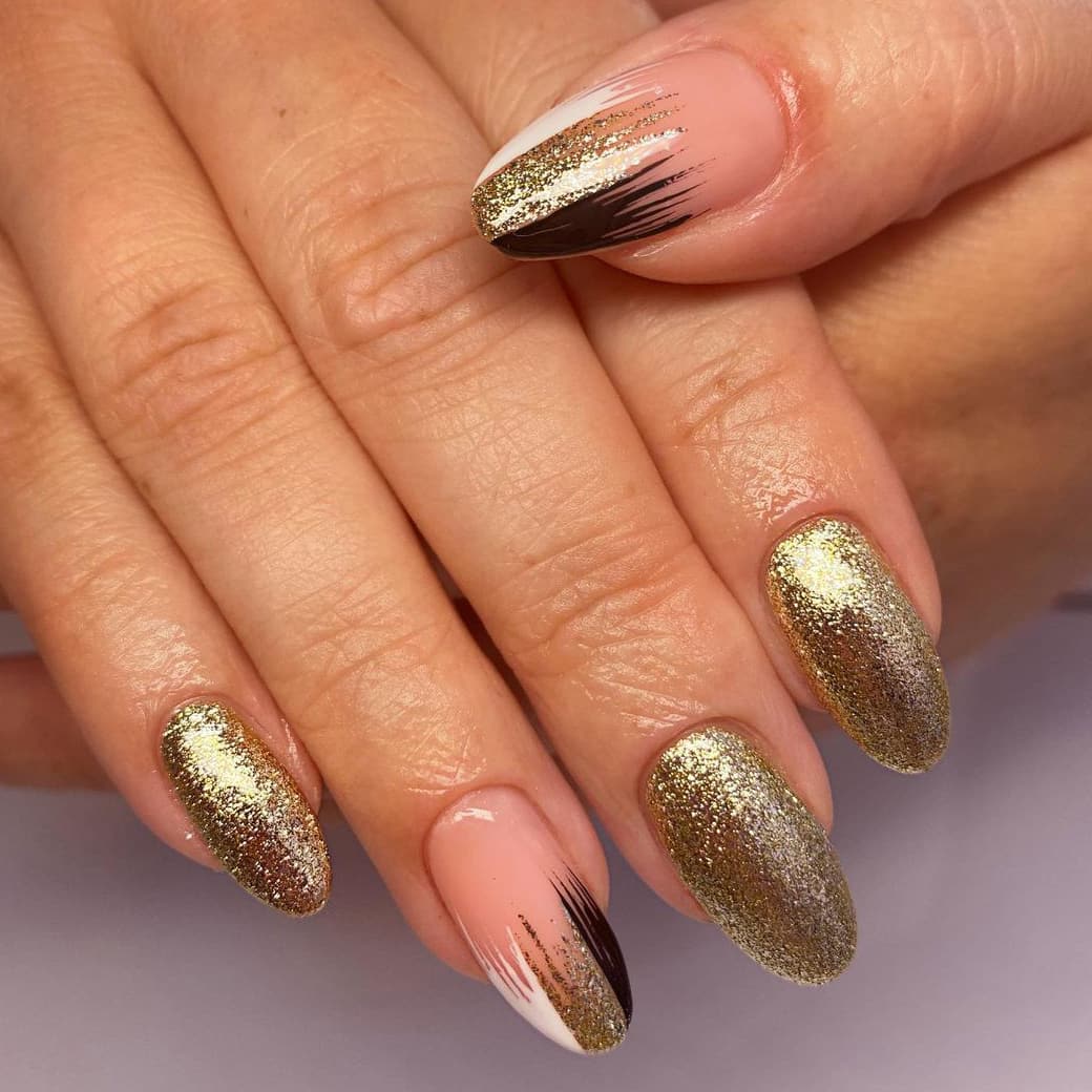 Golden autumn nails