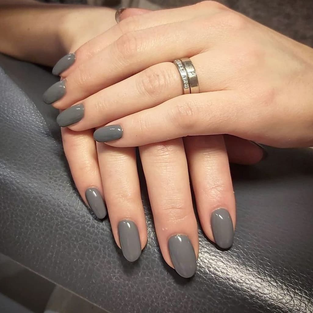 Gray autumn nails