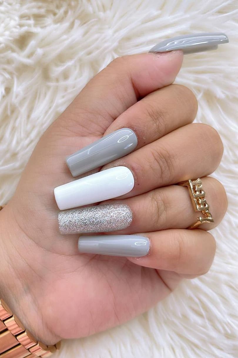 Gray square nails