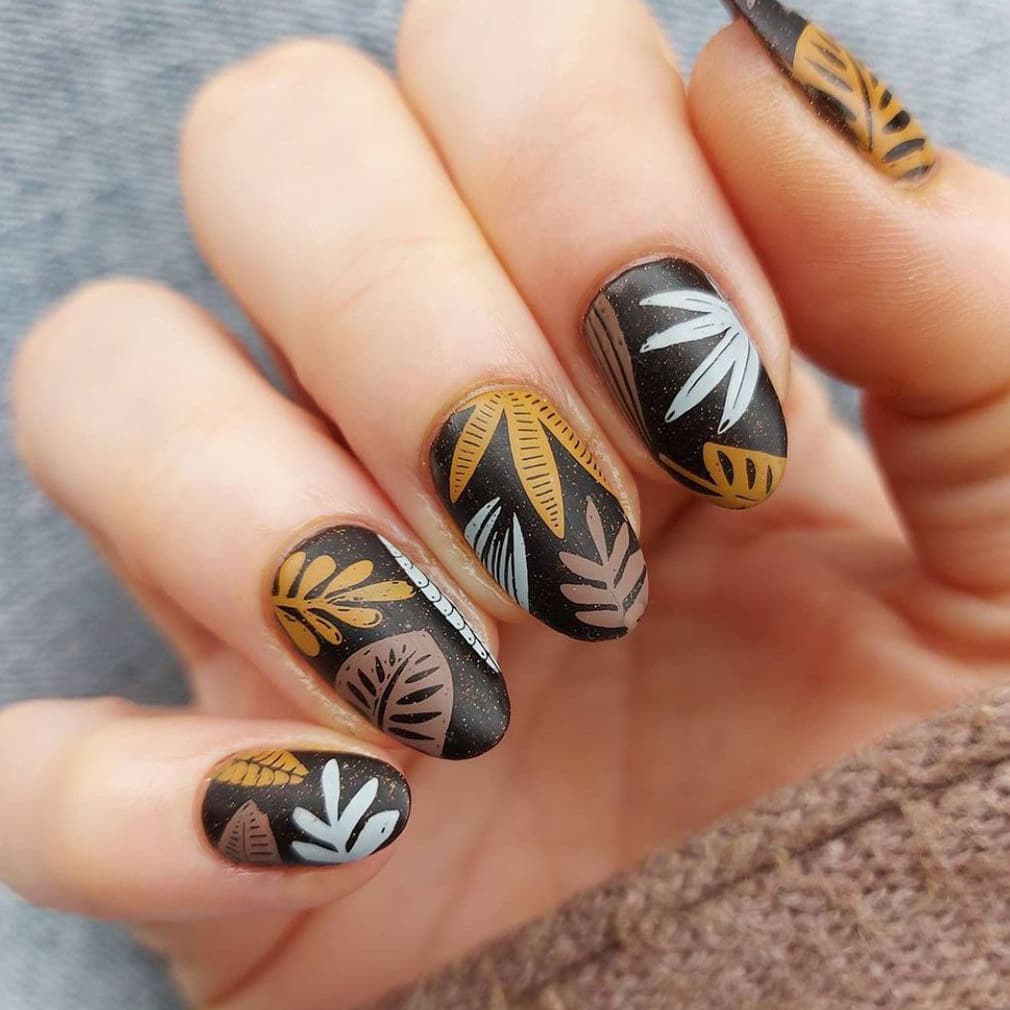 Plant autumn nails