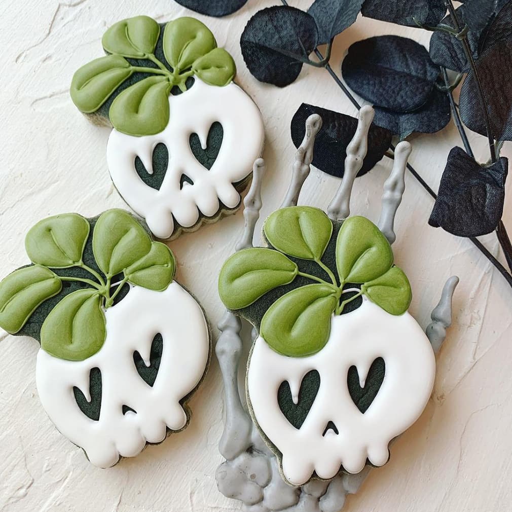 Cute skull cookies