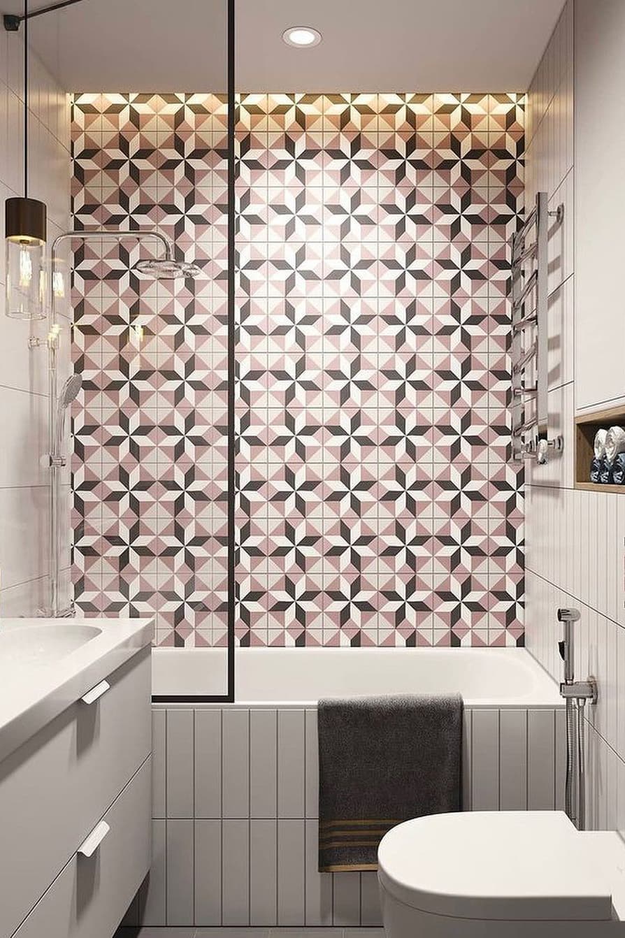 Eye-catching small bathroom decoration