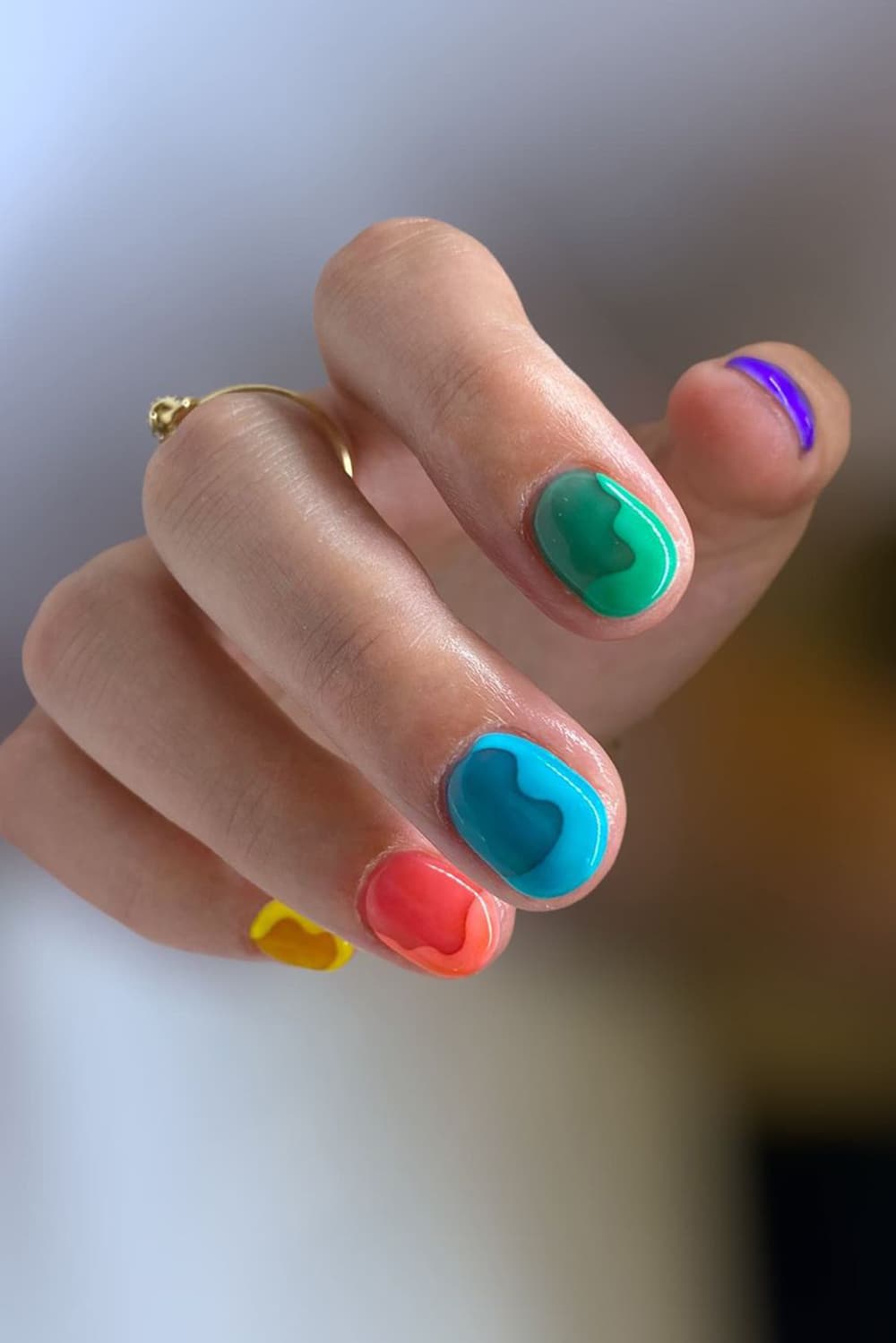 Fun jelly short nails