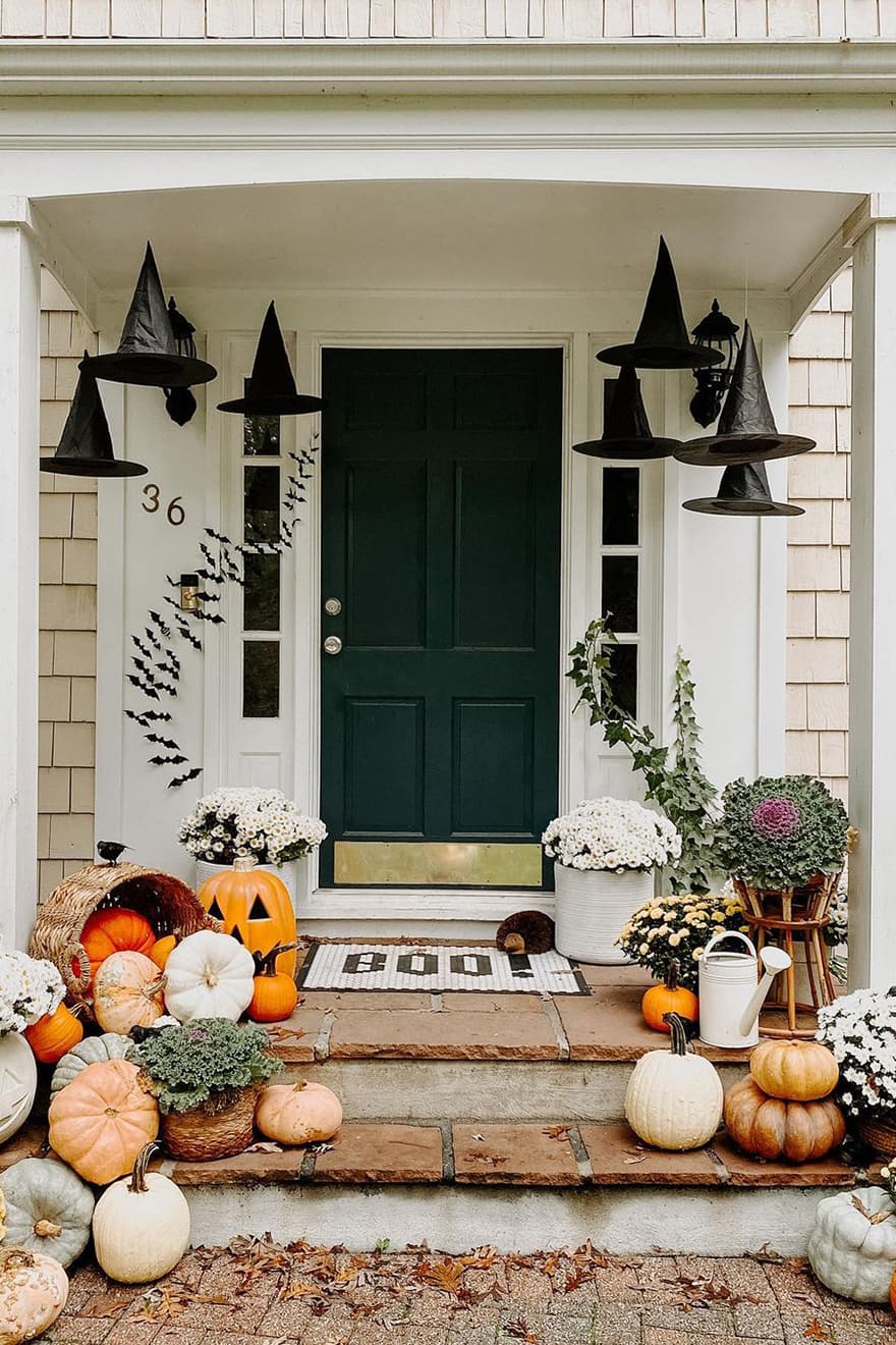 The best Halloween porch decorations