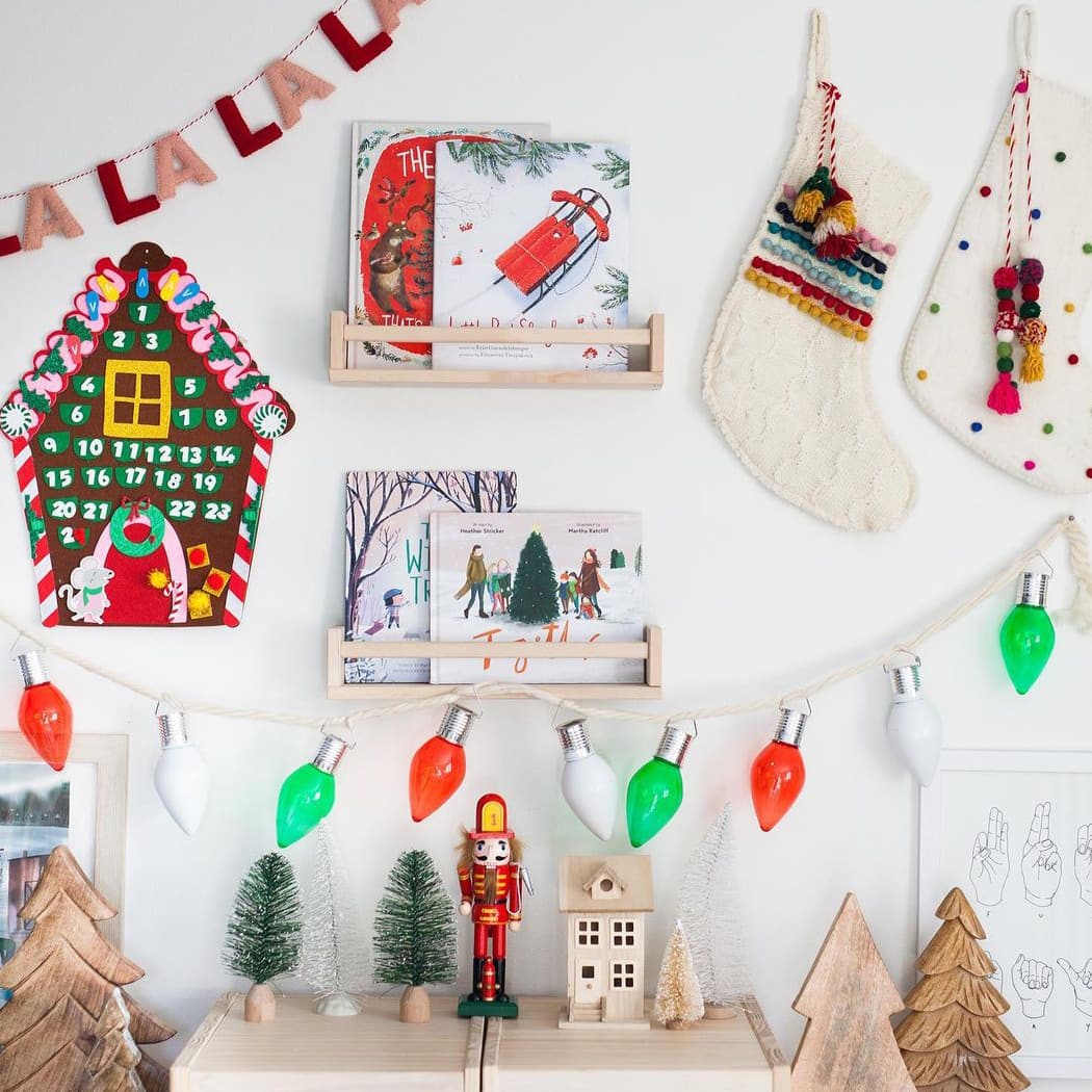 DIY bedroom Christmas wall