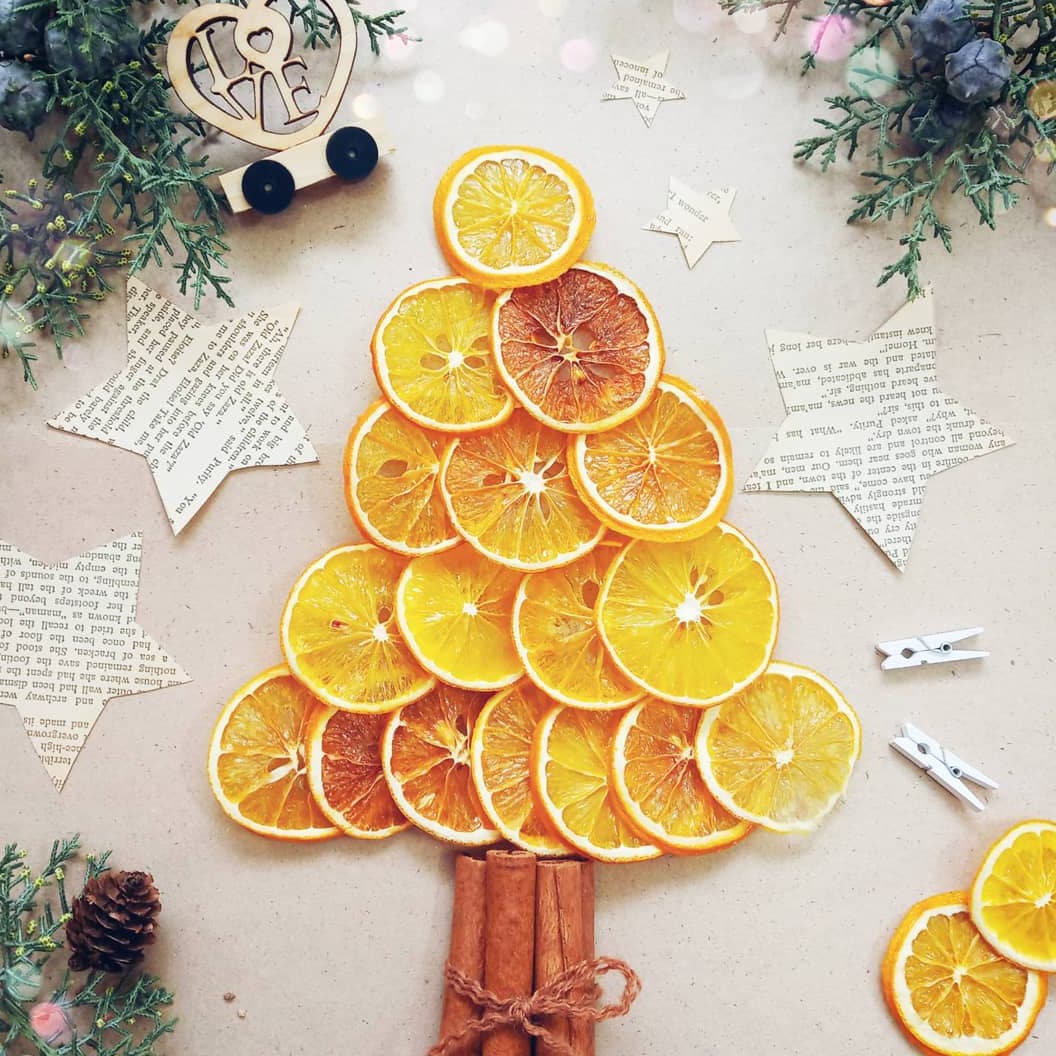 Dried orange table decoration