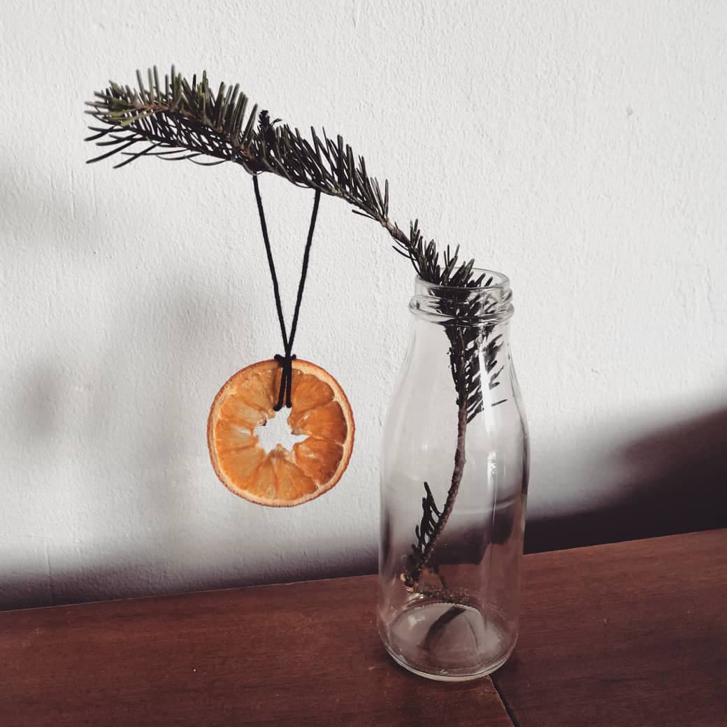 Eye-catching dried orange decoration
