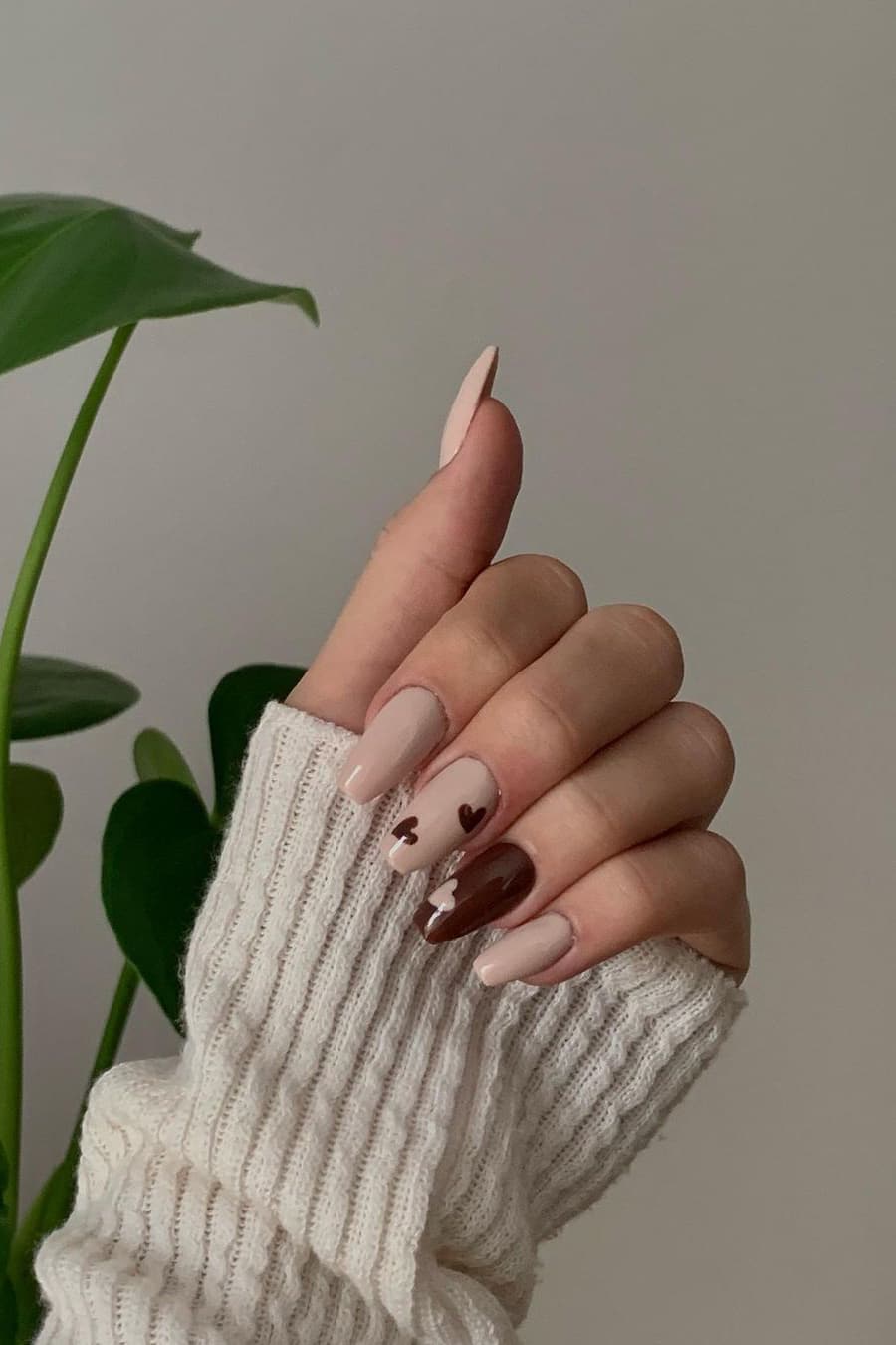 Heart brown nails