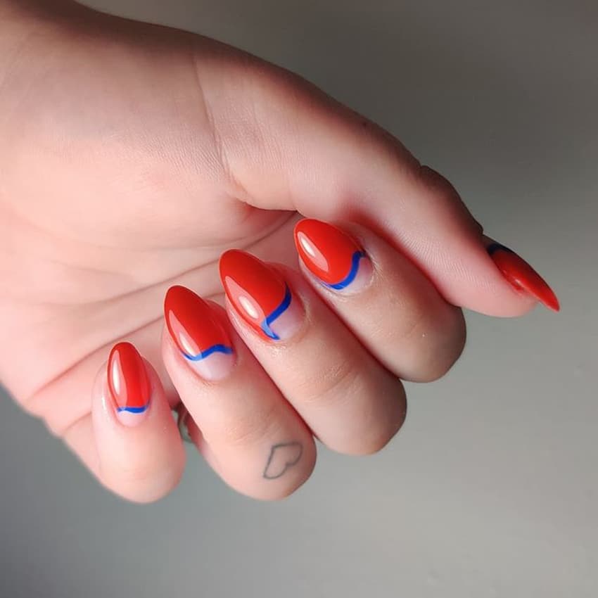 Attractive red and blue New Year nails