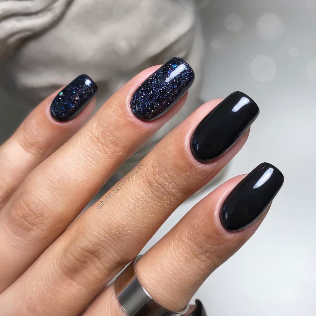 Black and dark blue New Year nails