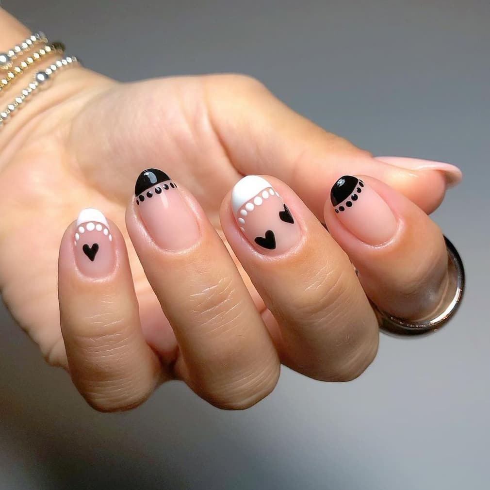 Heart black and white short nails