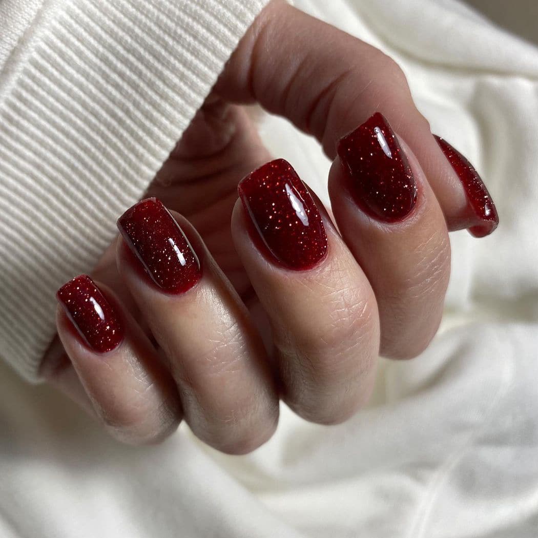 Shining red nails