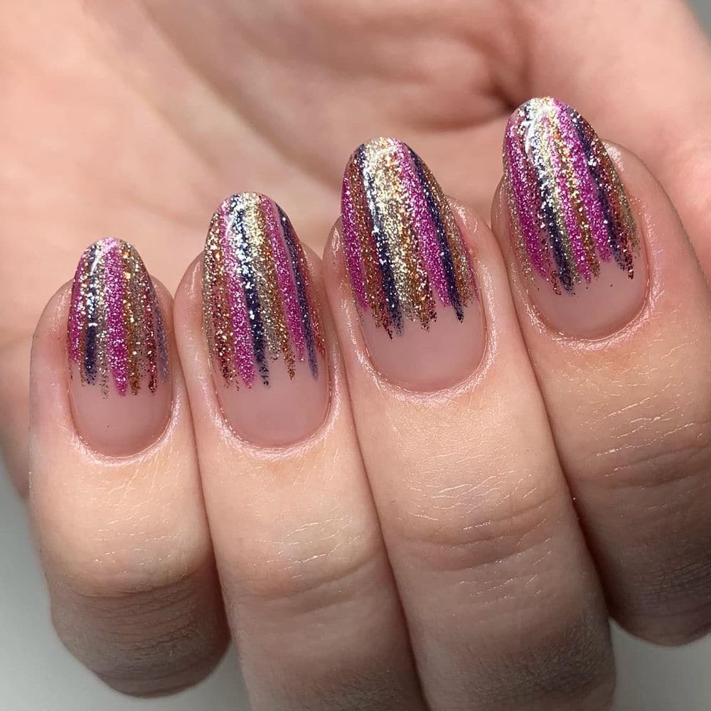 Shiny crayon short New Year nails