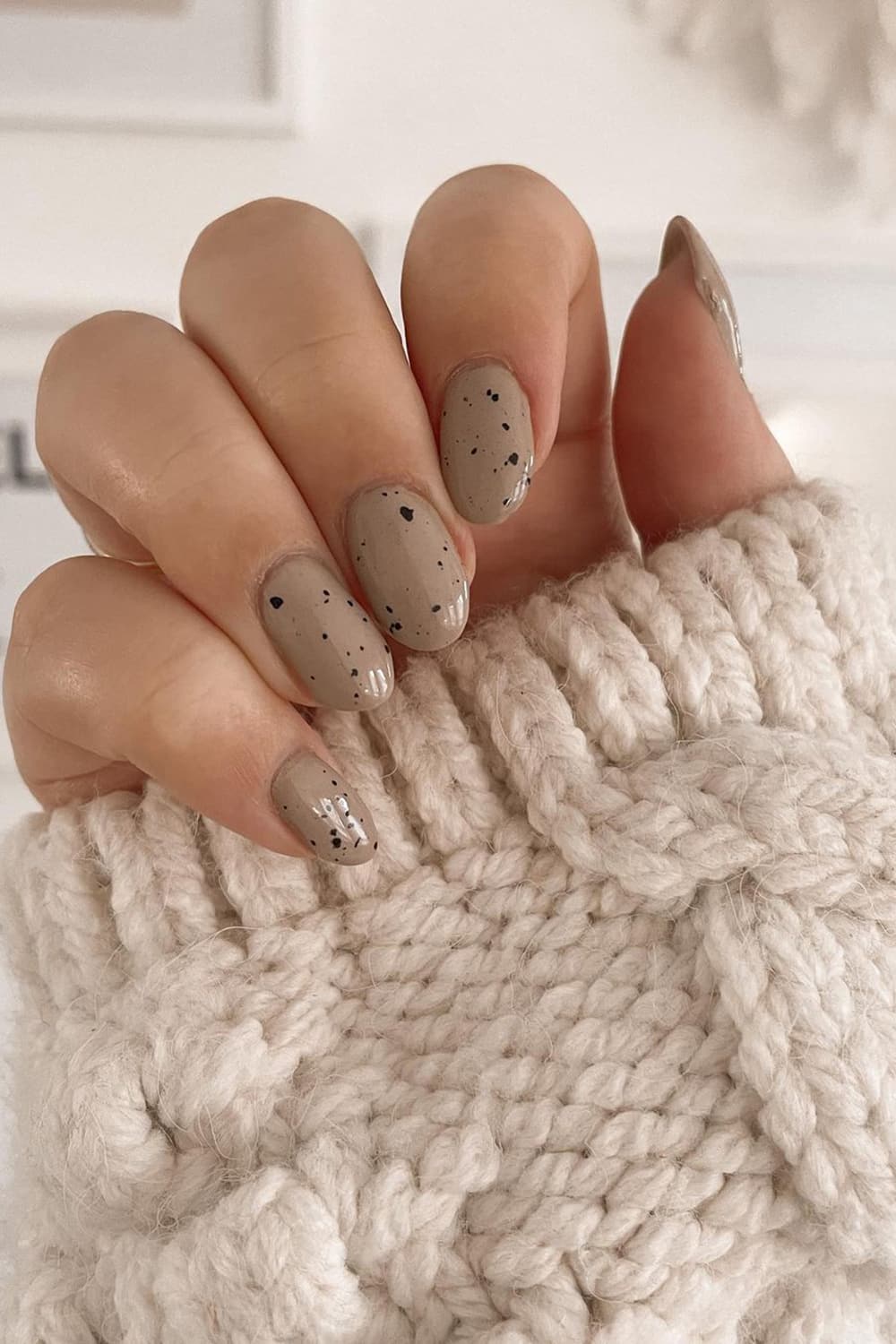 Thanksgiving beige nails