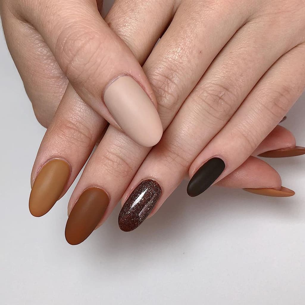 Thanksgiving brown toned nails
