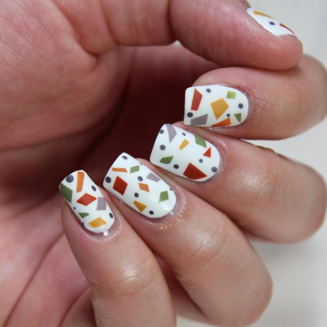 Confetti birthday short nails