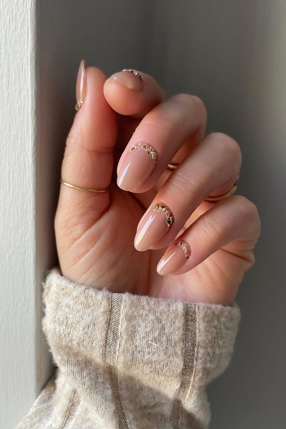 Exquisite shell cuff nails