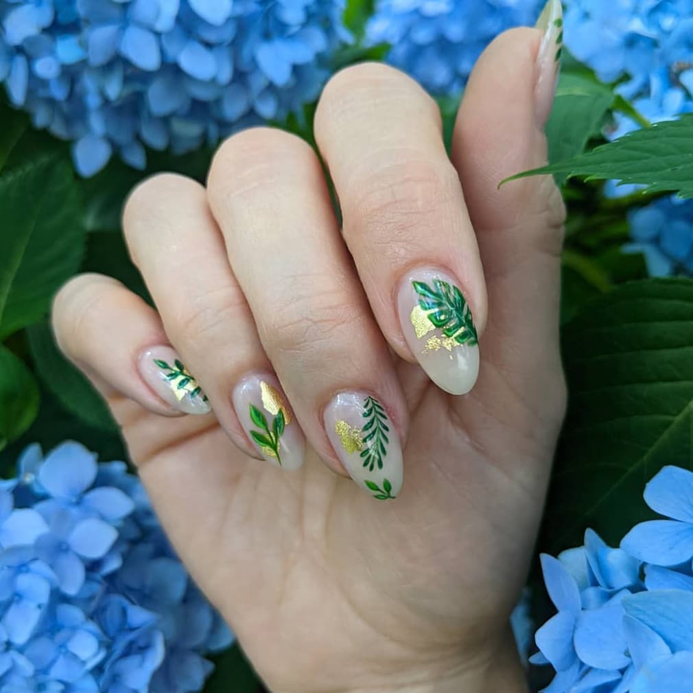 Gorgeous plant nails with gold leaf