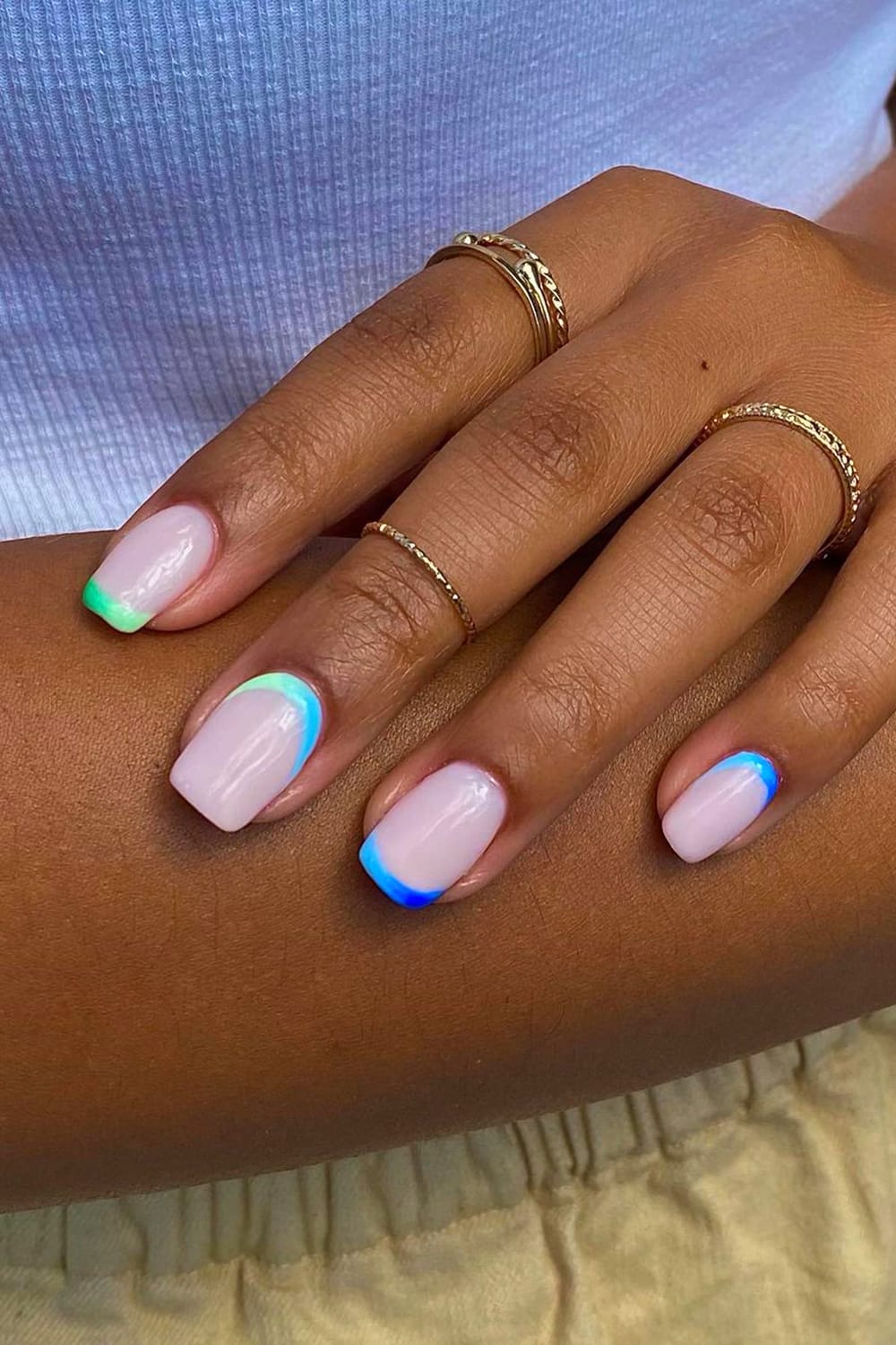 Gradient cuff nails