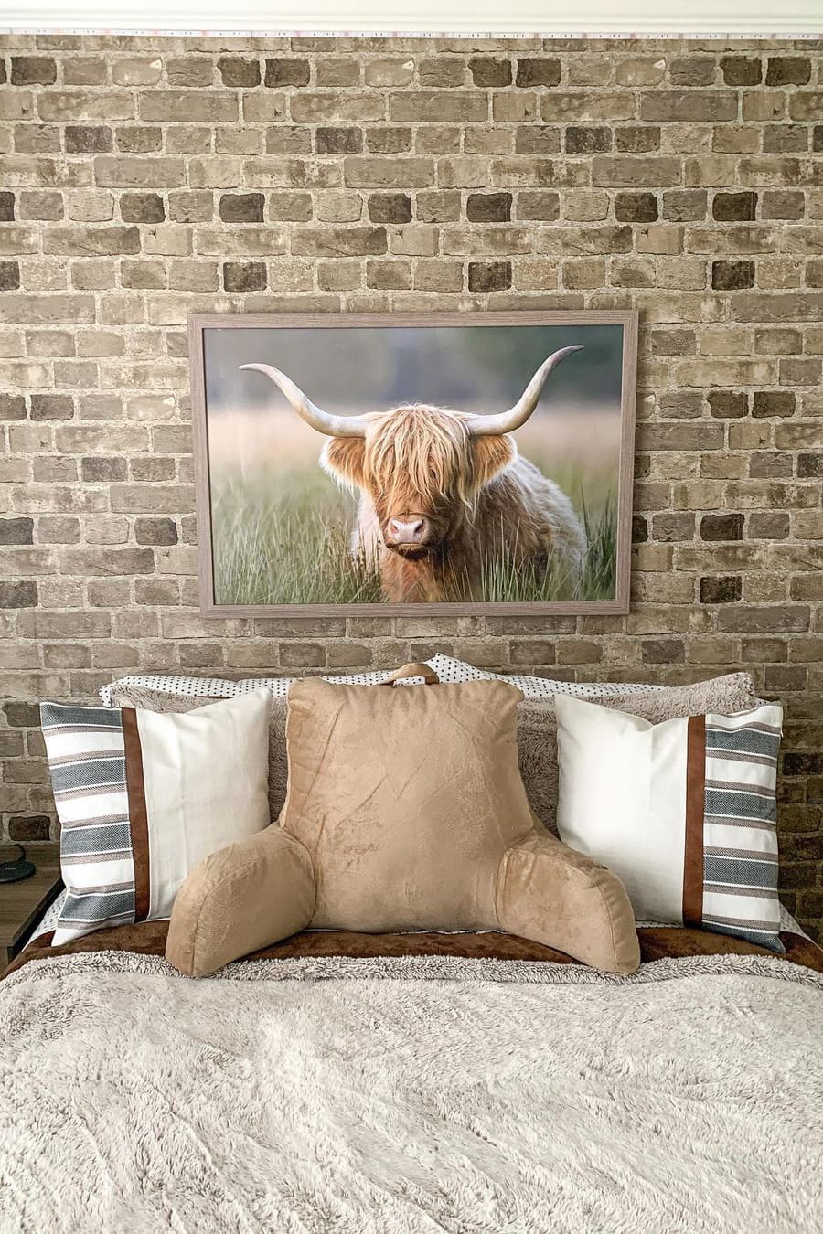 Light gray brick wall for rustic bedroom