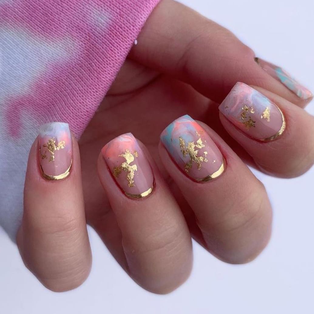 Smoke gold leaf cuff nails