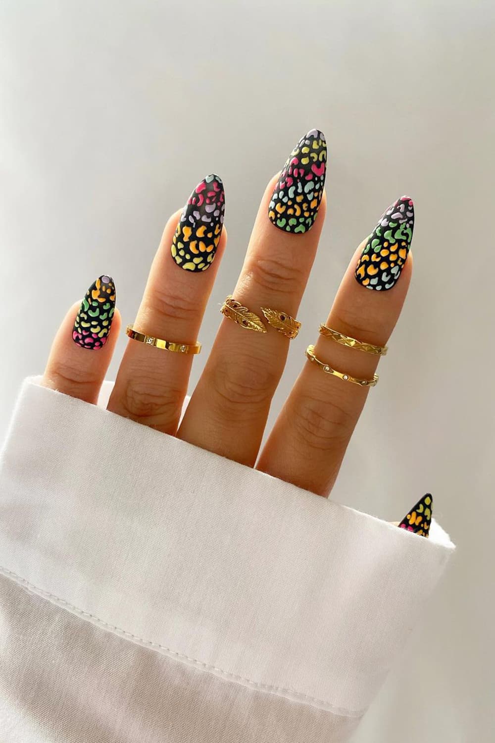 Wild color leopard nails