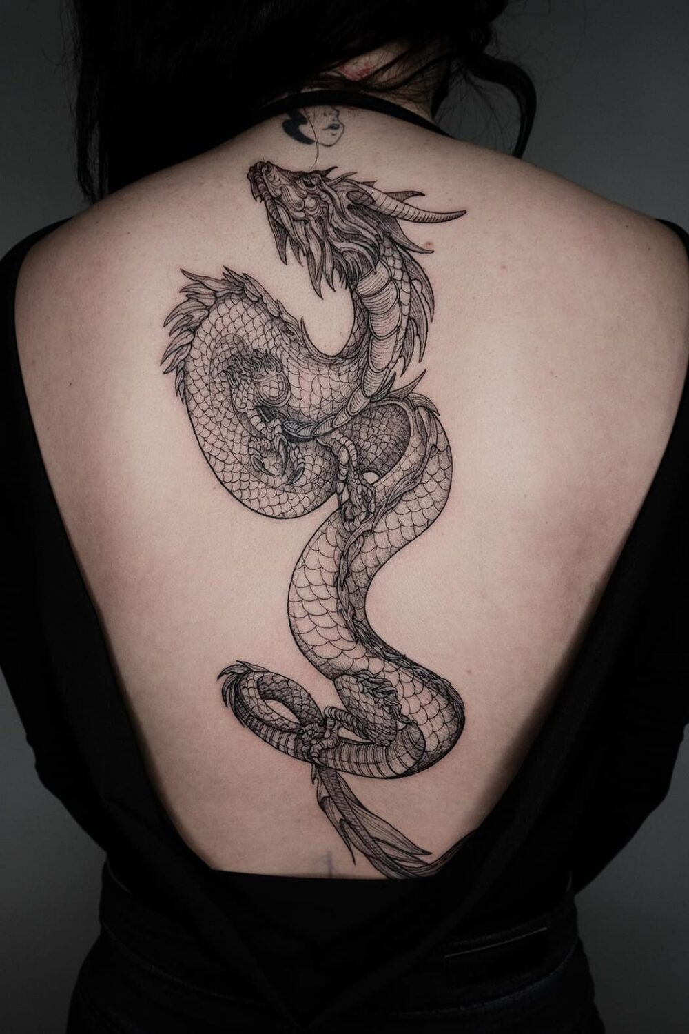 Dragon tattoo on back-1
