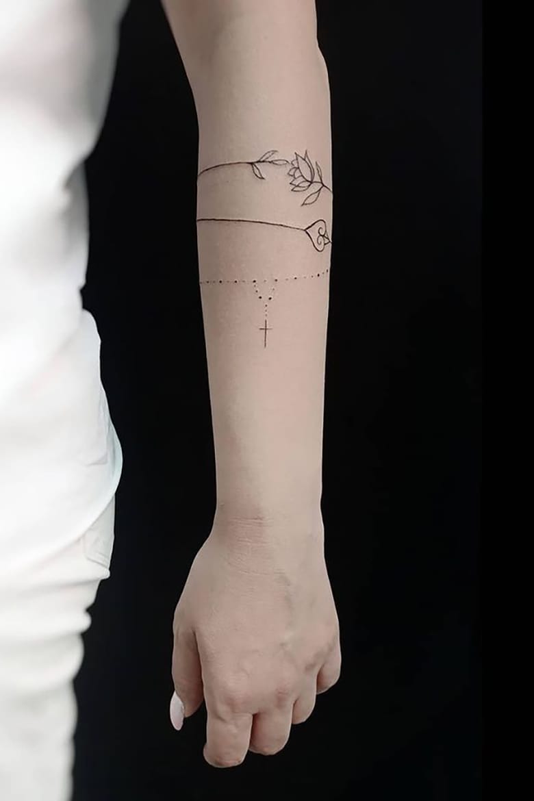 Small Necklace Cross Tattoo