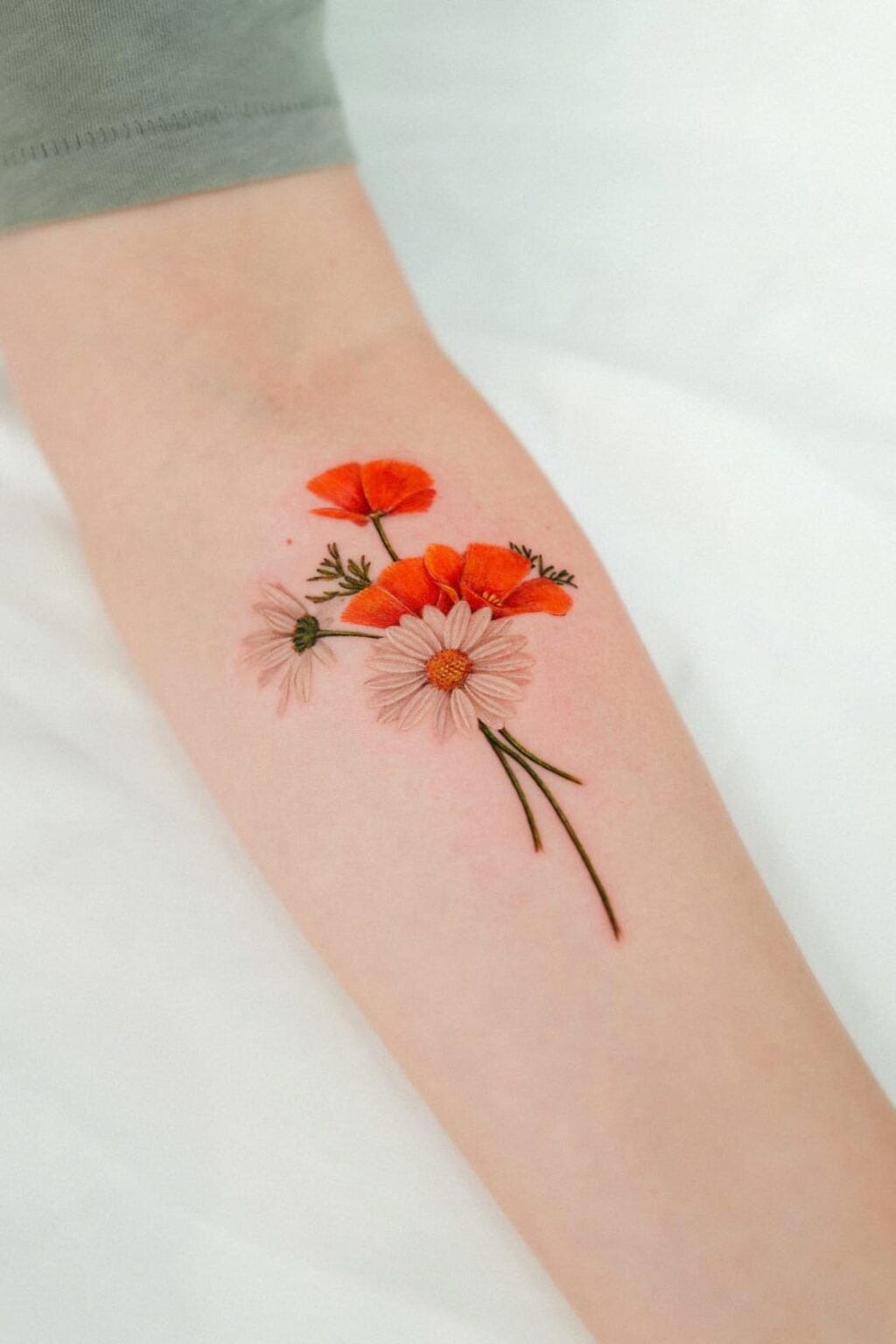 33 Fabulous Daisy Tattoo Ideas and Designs (2022)