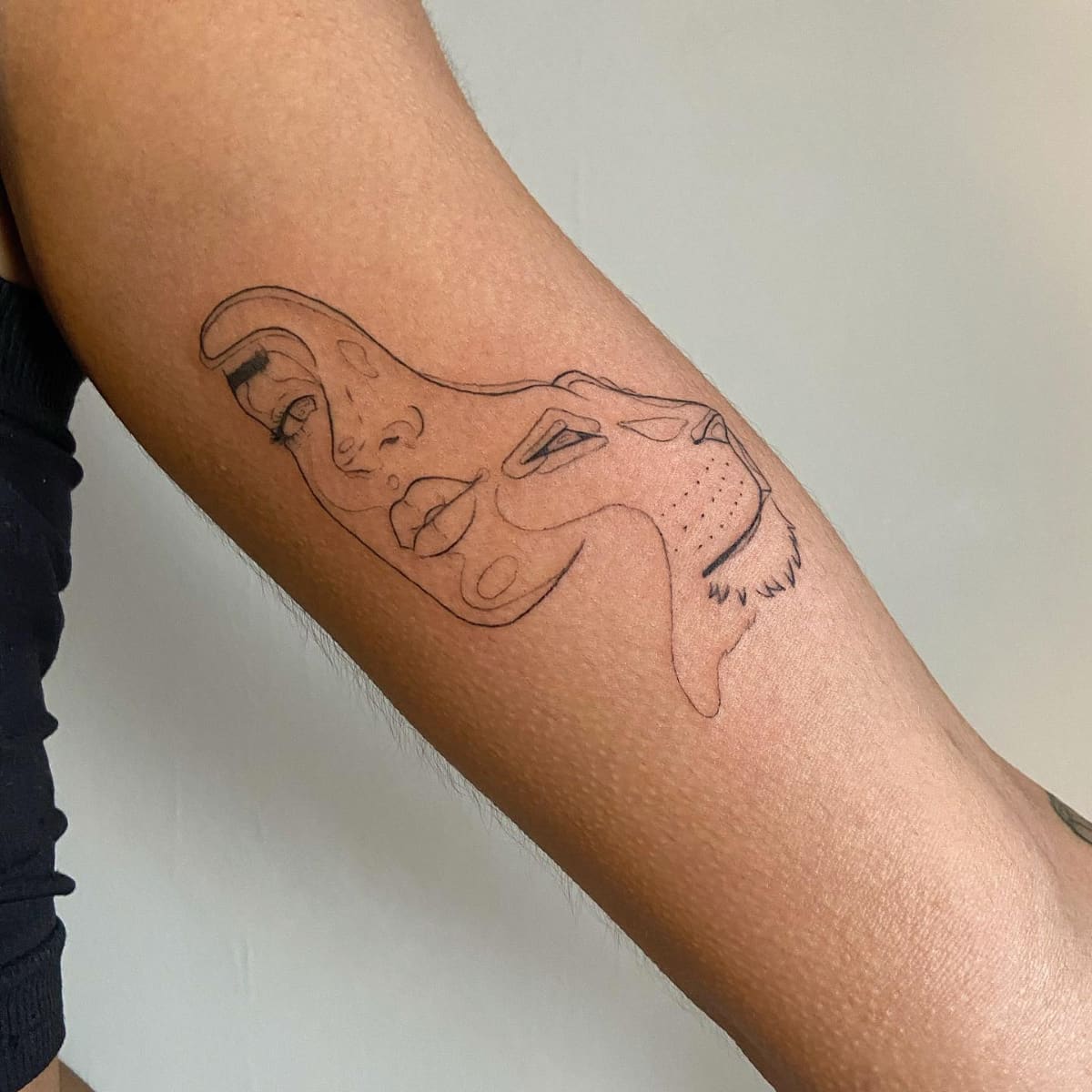 Abstract Leo Tattoo