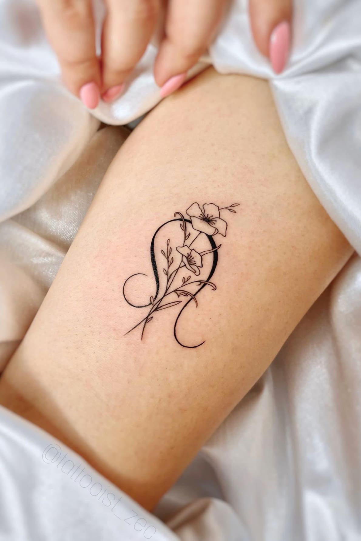 Leo Tattoo With Flower