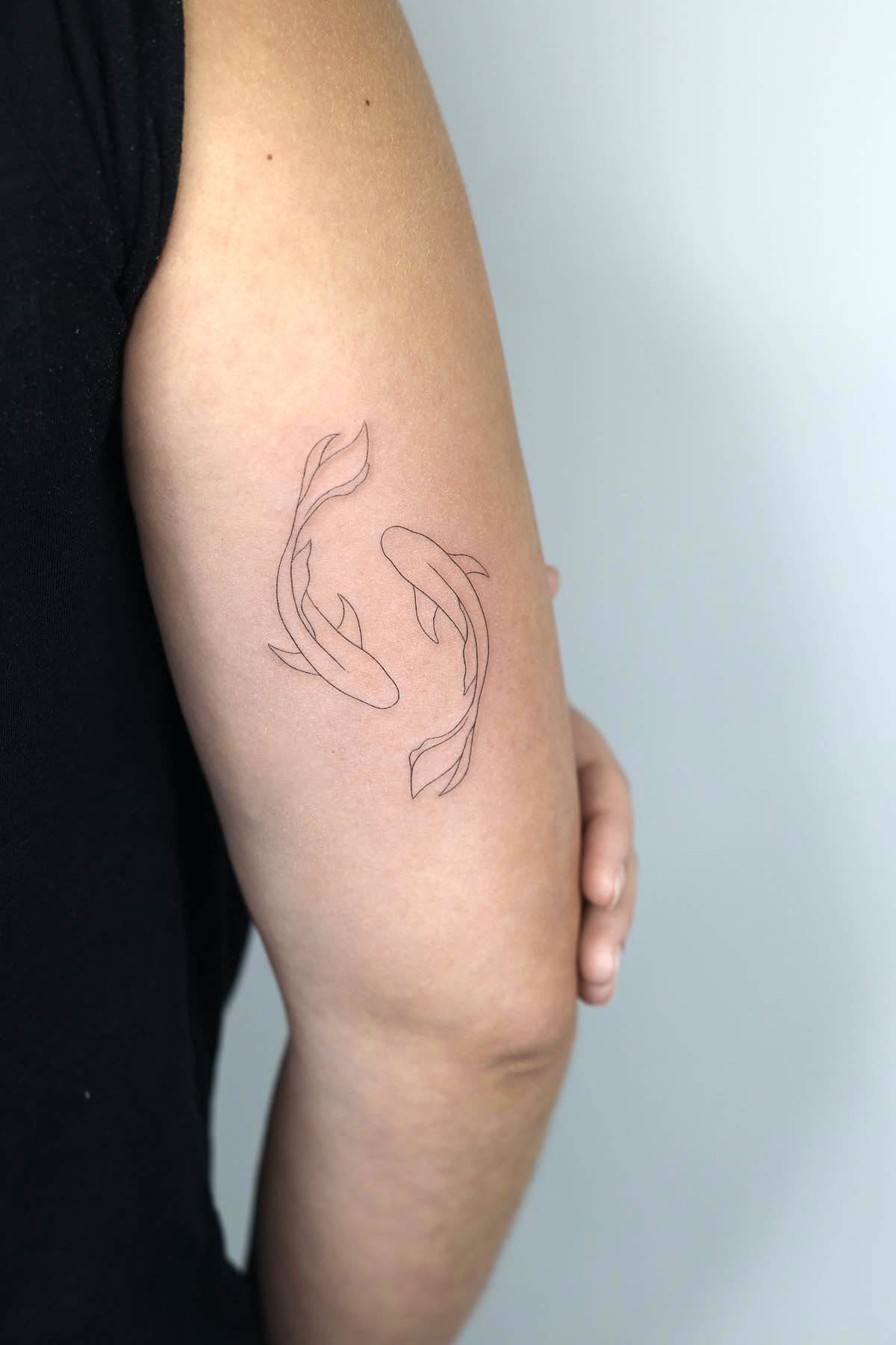 Line Pisces Tattoo