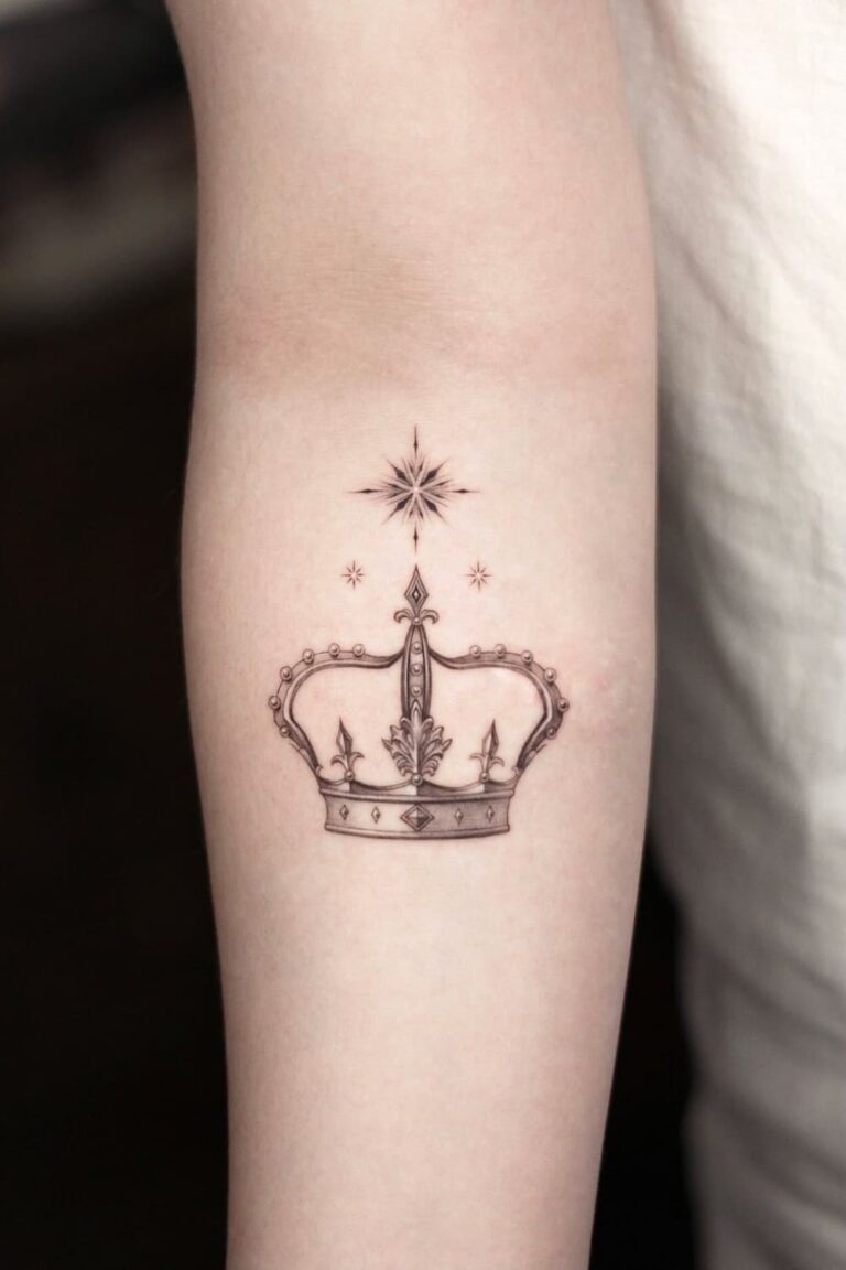 39 Unique Crown tattoo Ideas