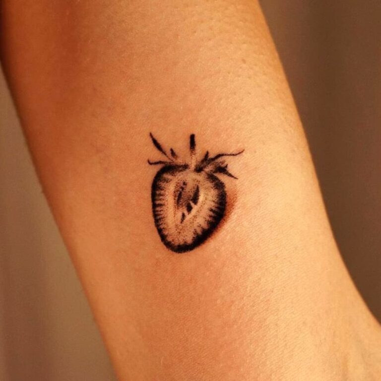 37 Best Strawberry Tattoo Ideas