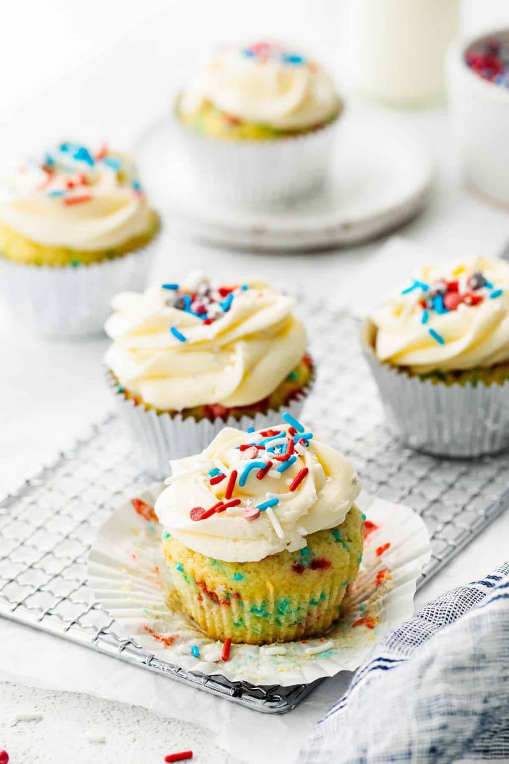 Easy 4th of July Cupcakes