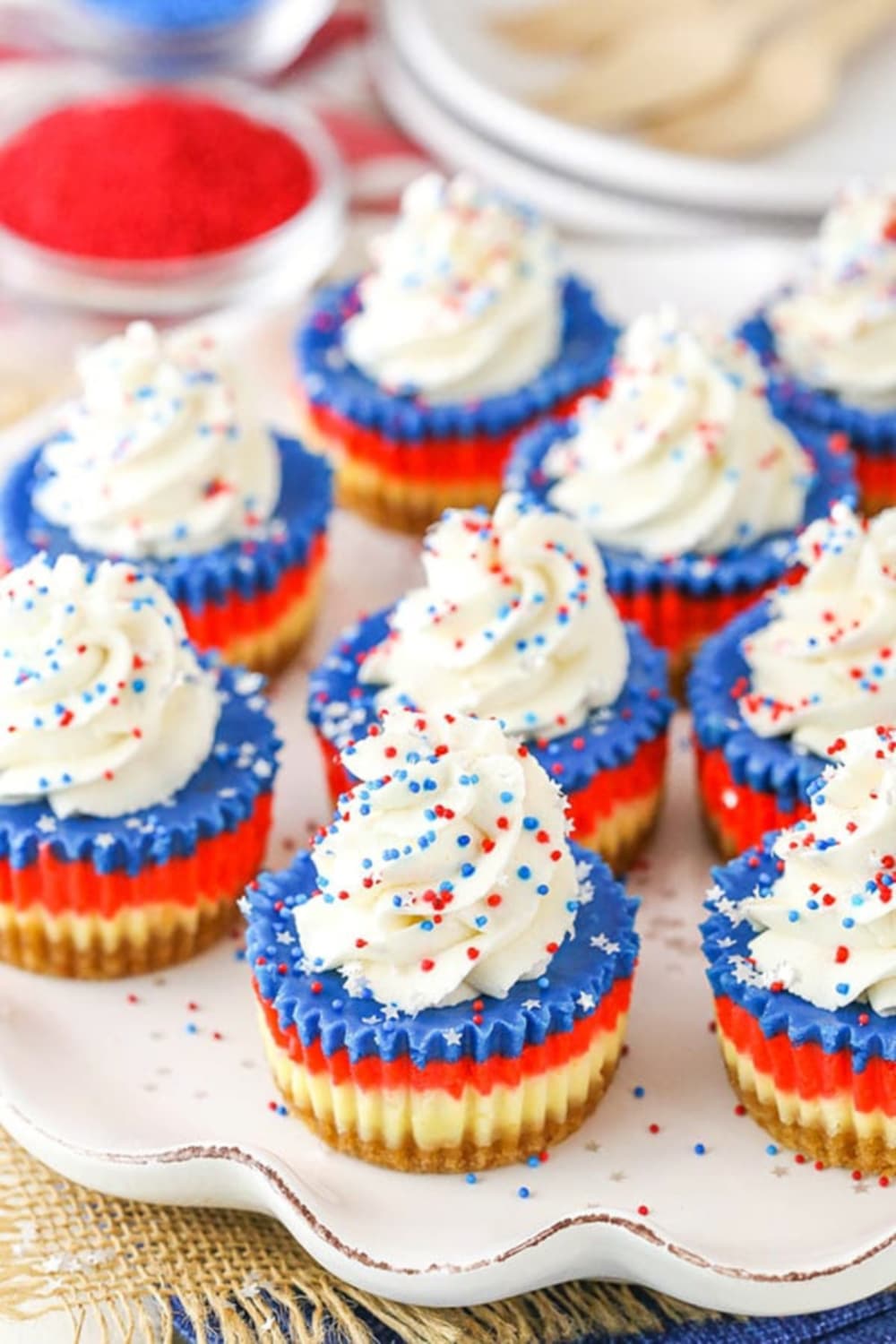 Mini cheesecakes rouges, blancs et bleus